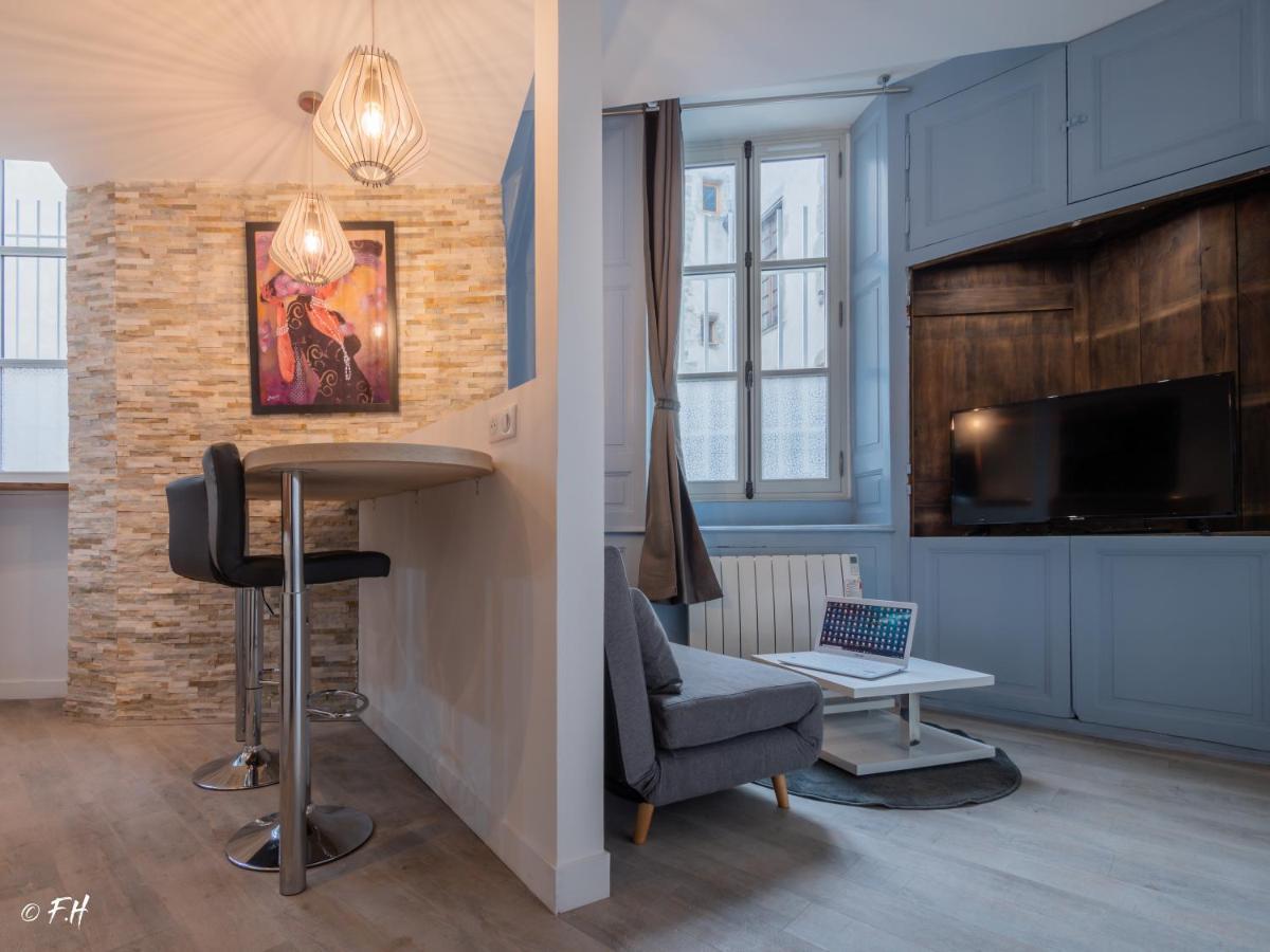 Le Vieux Laval Apartamento Laval  Exterior foto